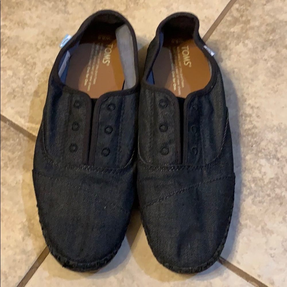 Toms